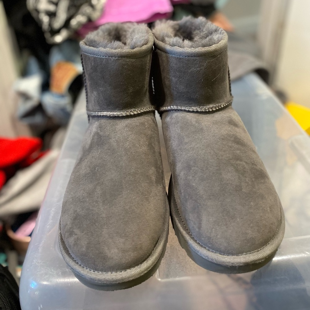 NWOB Ugg Mini
